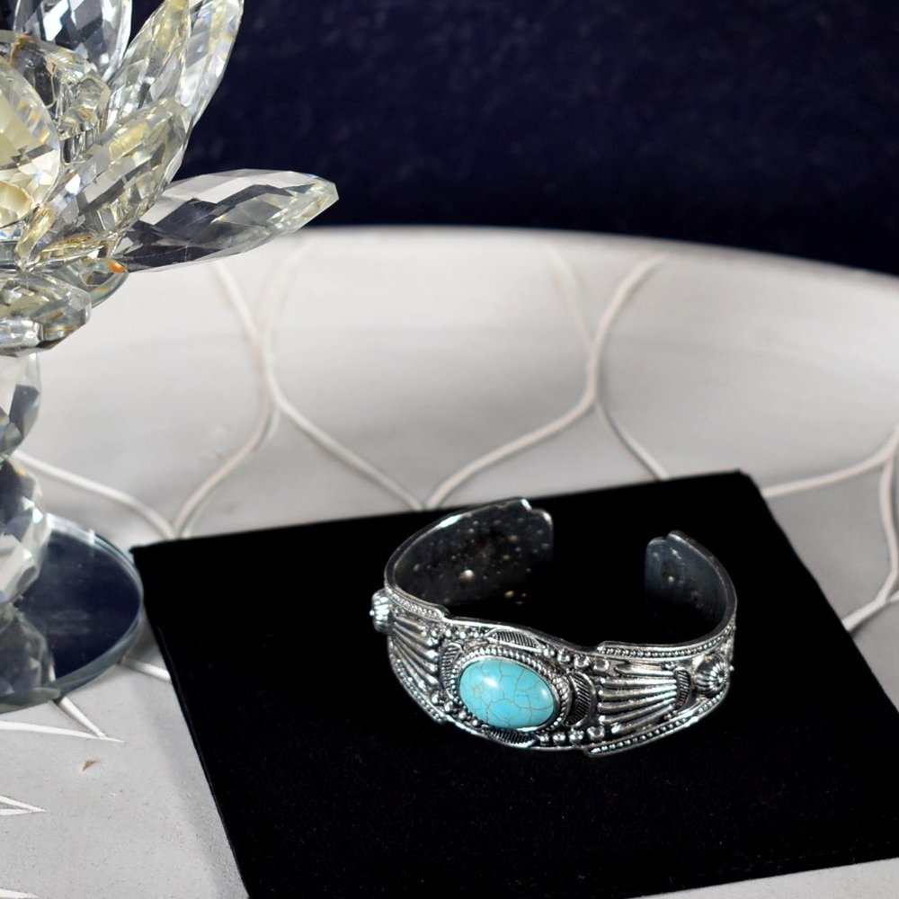 Howlite Cuff Bracelet